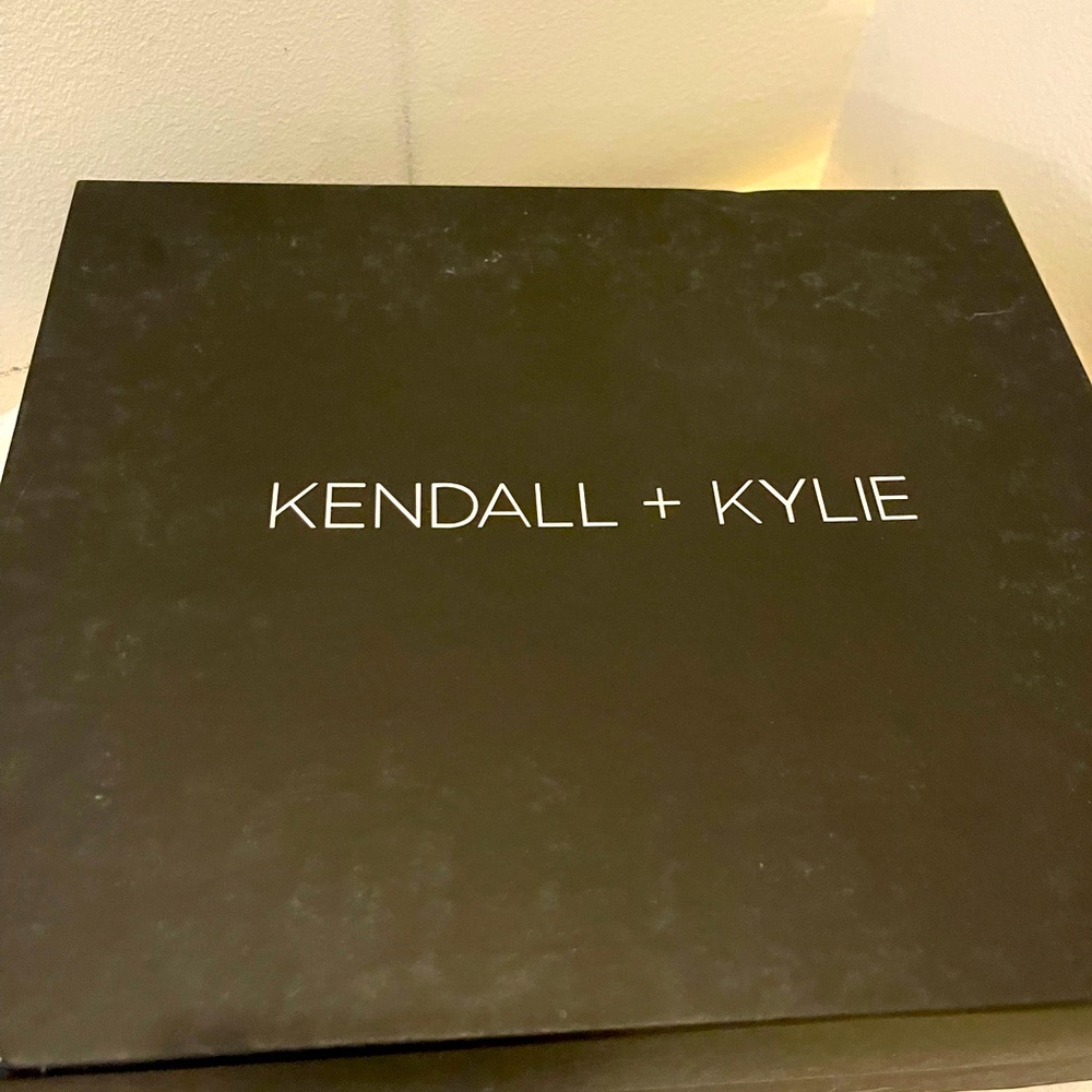 Women’s high heel strapped sandal. New never worn.